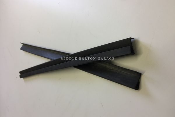 SOFT TOP LOWER SEALS SIDE WINDOW (PAIR)