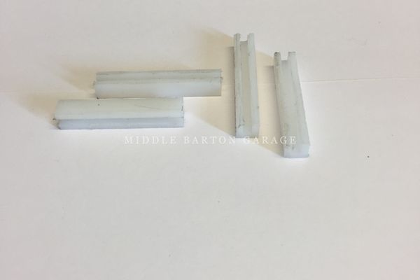 850 SERIES 1 BRAKE PAD RETAINER SLIDER 