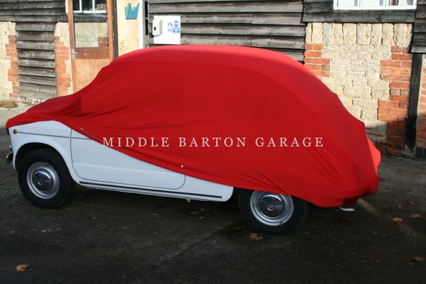 CAR COVER STRETCH MATERIAL. RED. FOR INTERNAL USE 