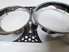 RIGHT HAND HEADLIGHT TRIM 124 BC