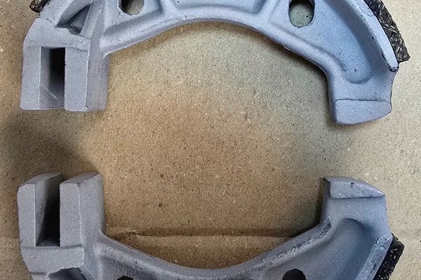 HANDBRAKE BRAKE PAD SET (2)