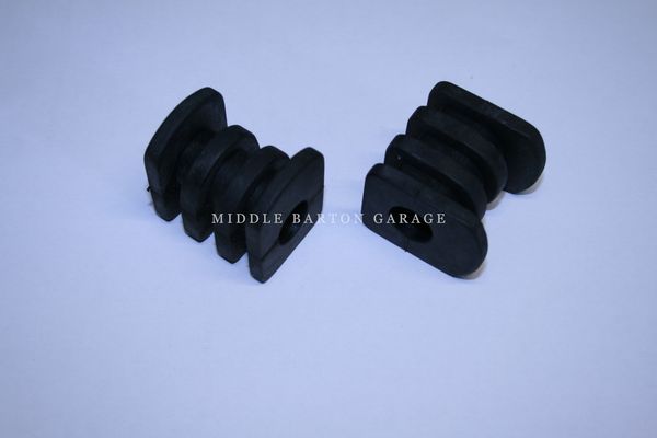ANTI-ROLL BAR MOUNT BUSHES (FRONT) 850 (PAIR)