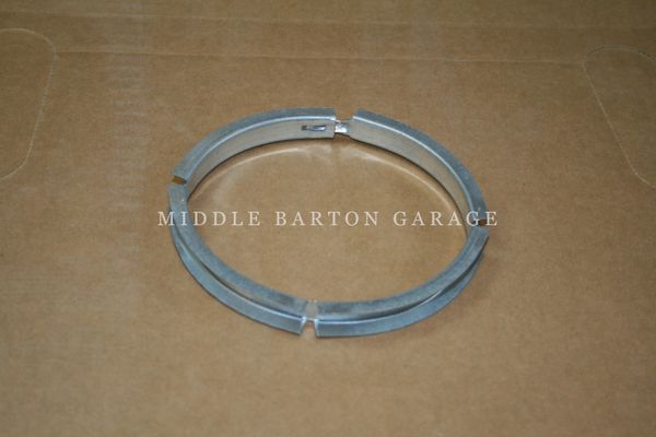 GEAR LEVER FASTENING RING 124